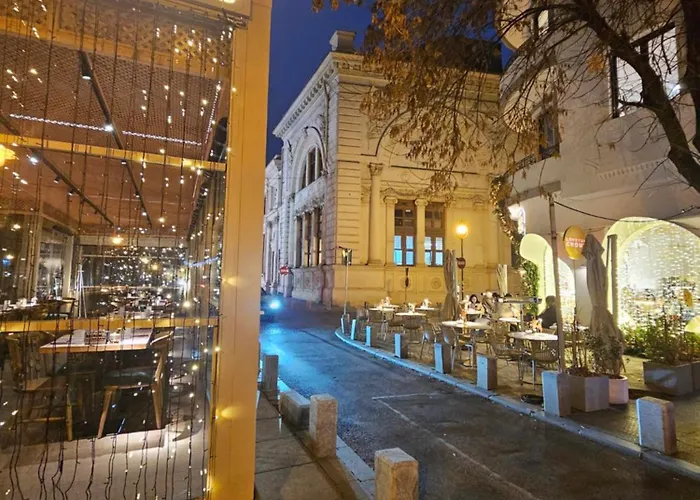 Heart Of City Center 4Br 2Bath 10 Pers