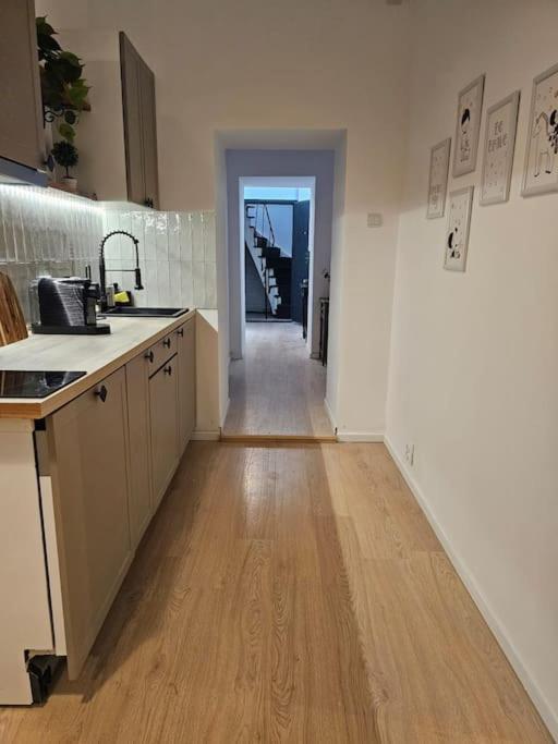 Apartment Heart Of Center 4br 2bath 10 Pers