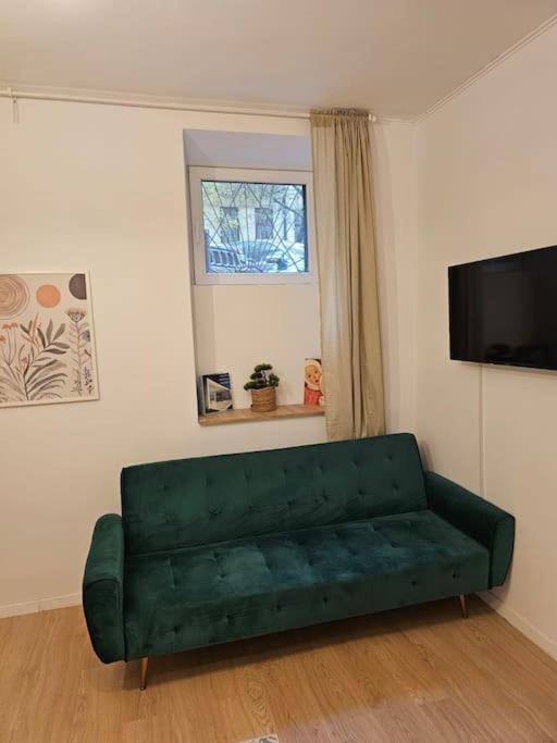 Heart Of Center 4br 2bath 10 Pers Apartment *