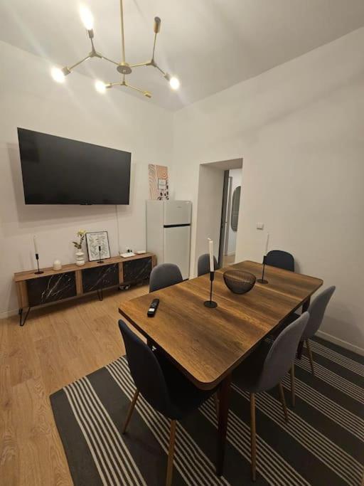 Apartment Heart Of Center 4br 2bath 10 Pers Bucharest
